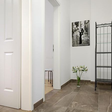 Newton-Appartement Mit 3 Schlafzimmern برلين المظهر الخارجي الصورة