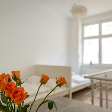 Newton-Appartement Mit 3 Schlafzimmern برلين المظهر الخارجي الصورة