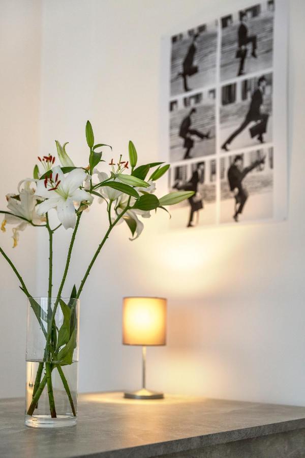 Newton-Appartement Mit 3 Schlafzimmern برلين المظهر الخارجي الصورة