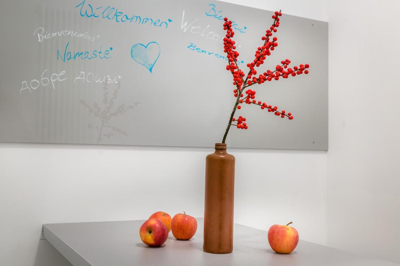 Newton-Appartement Mit 3 Schlafzimmern برلين المظهر الخارجي الصورة