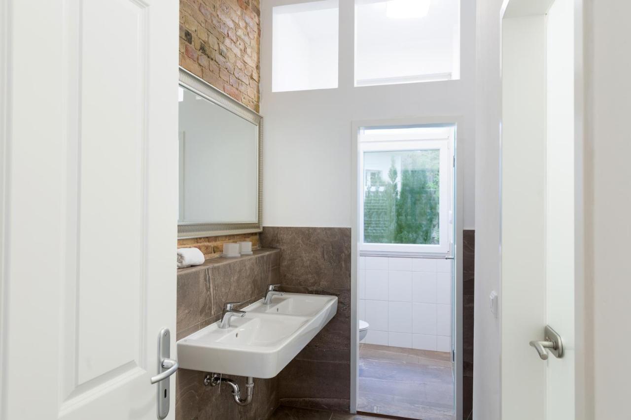 Newton-Appartement Mit 3 Schlafzimmern برلين المظهر الخارجي الصورة