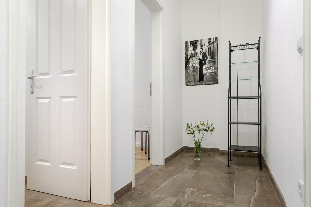 Newton-Appartement Mit 3 Schlafzimmern برلين المظهر الخارجي الصورة